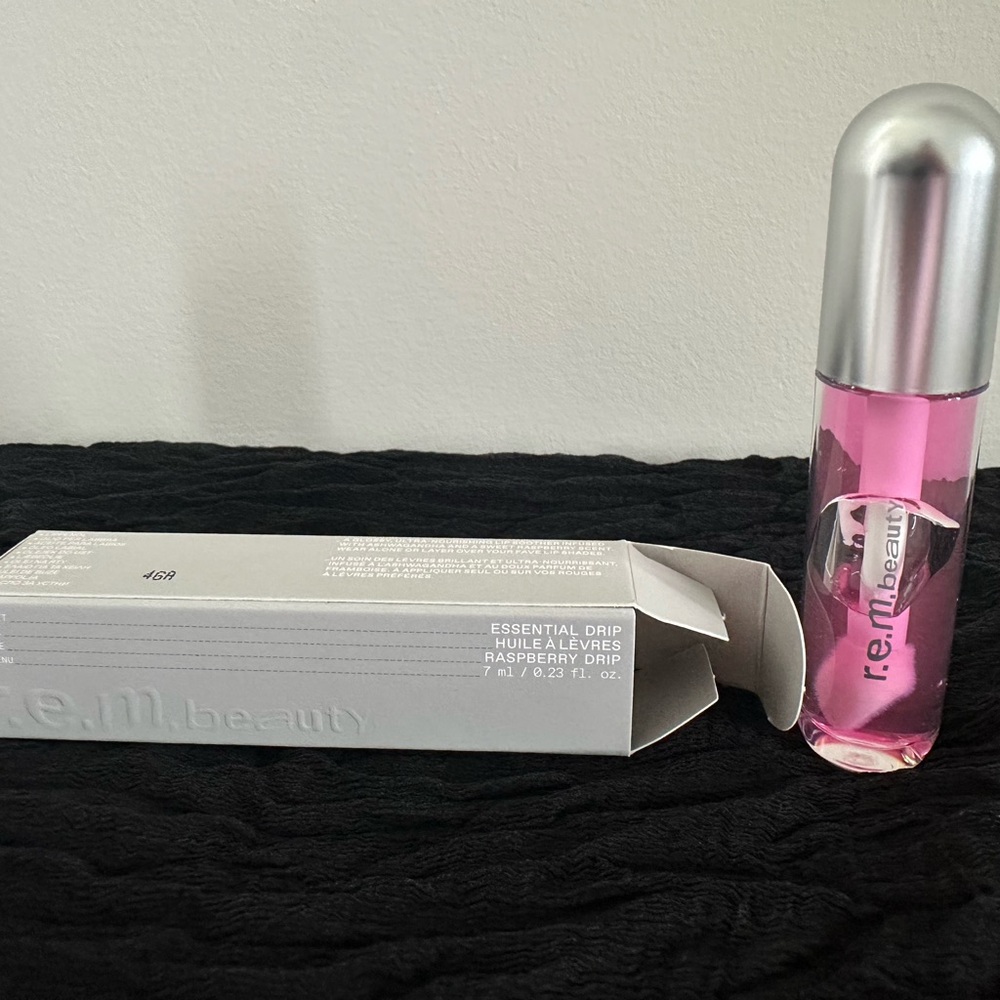 r.e.m. Ariana Grande lip oil - Rasberry Drip